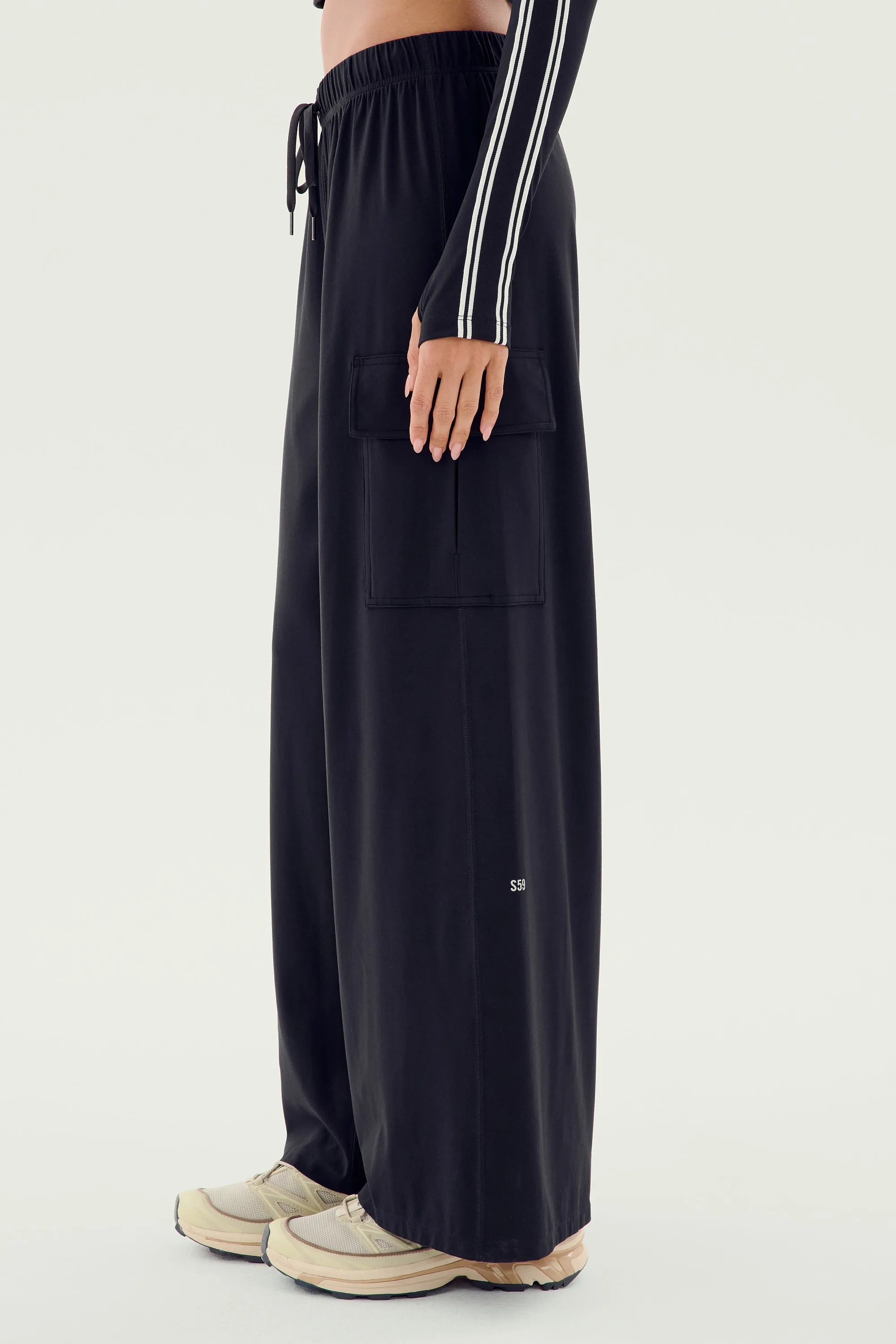 Alex Airweight Cargo Pant - Black