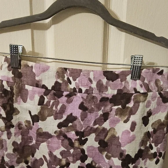 Ann Taylor Purple and White Knee-Length Pencil Skirt for Work. NWOT