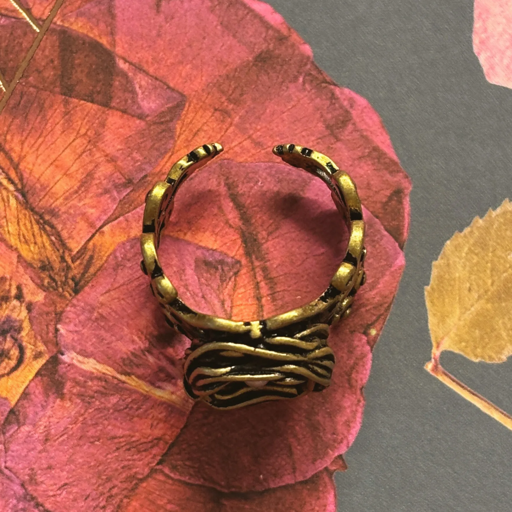 Bird's Nest Ring in Old Gold | Vintage | Adjustable Size