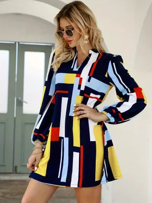 Casual long-sleeved V-neck dress with geo print: Kaylee