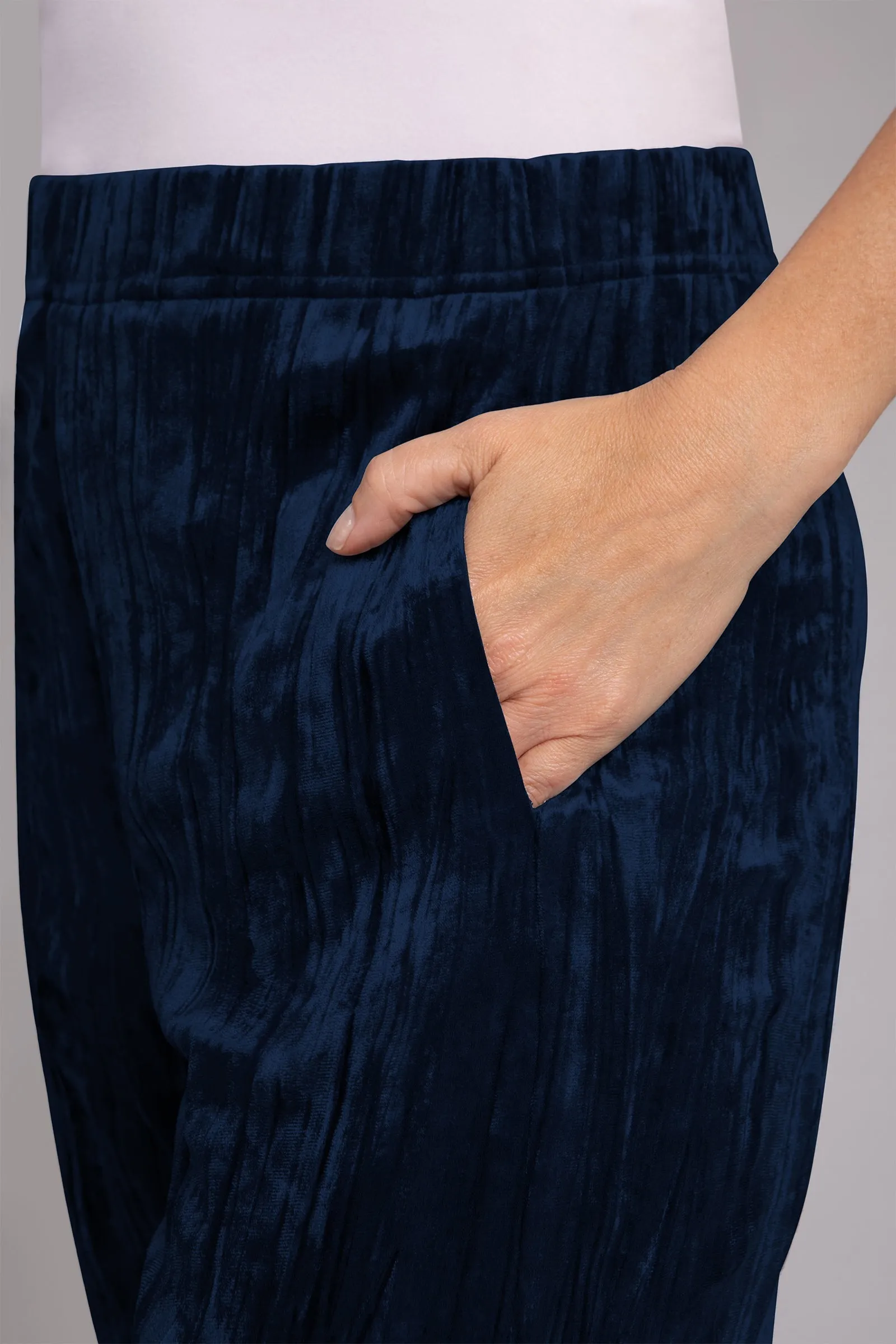 Crinkle Velvet Half Cuff Jogger Pant
