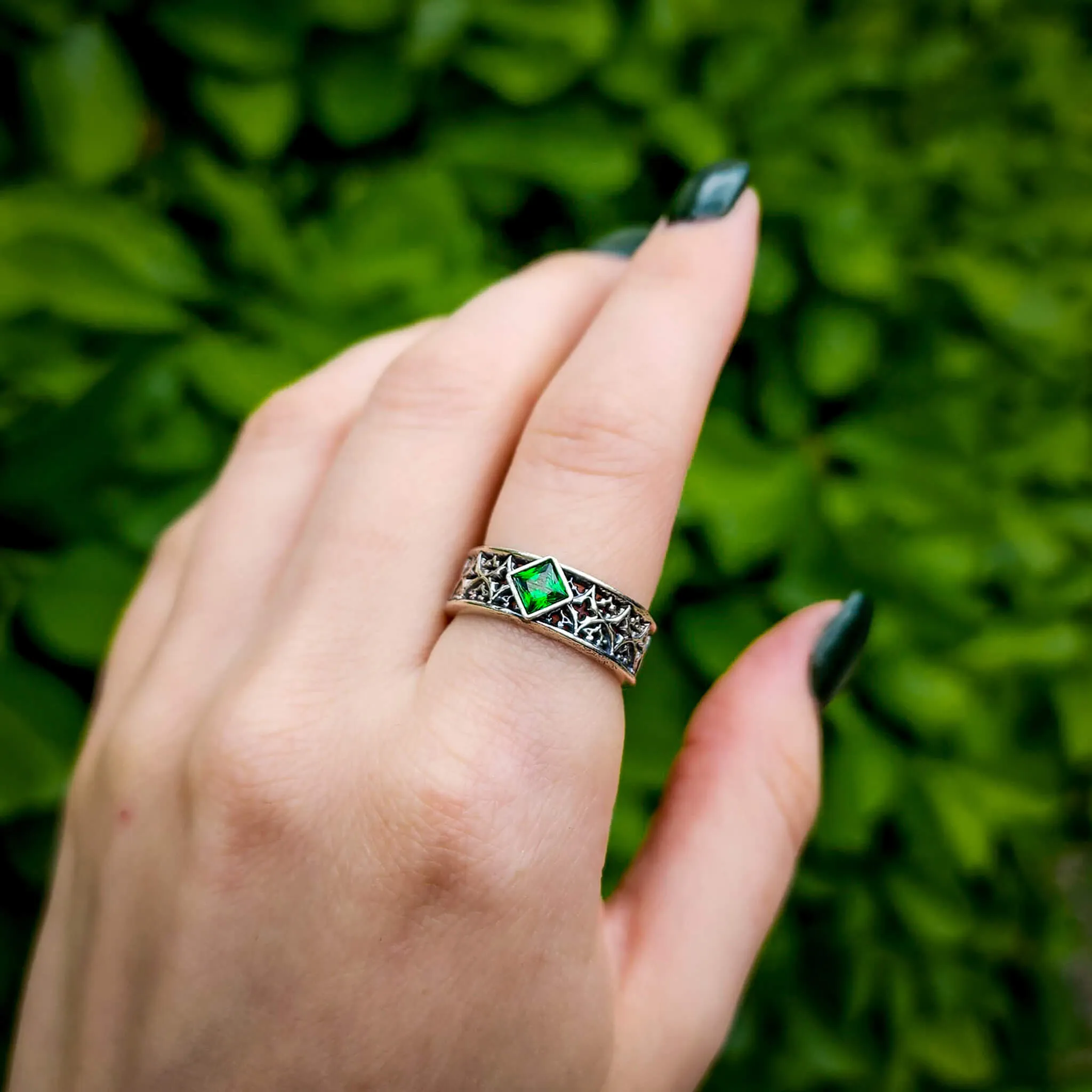Emerald Silver Gothic Band Ring