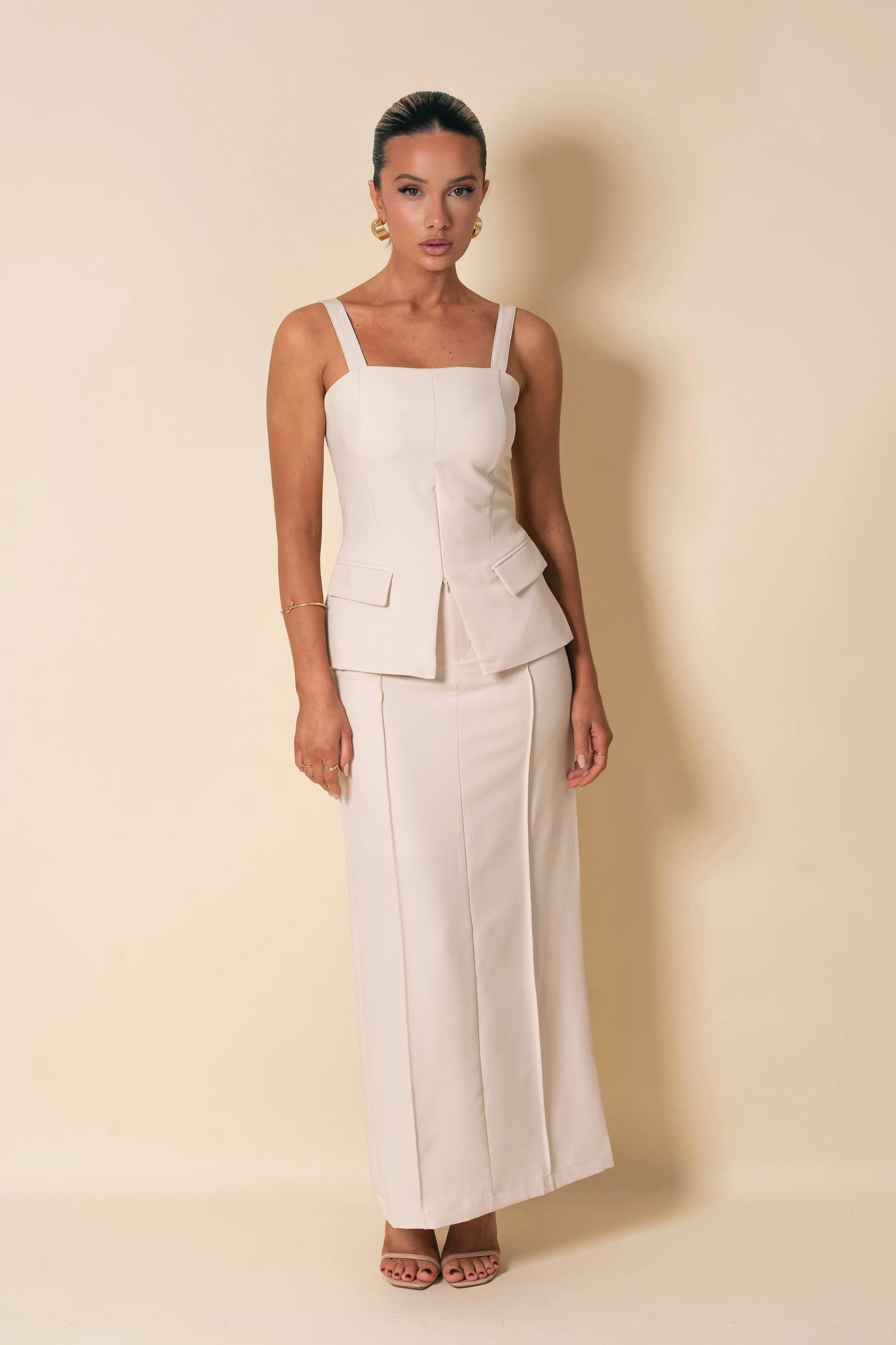 Endora Cream Set