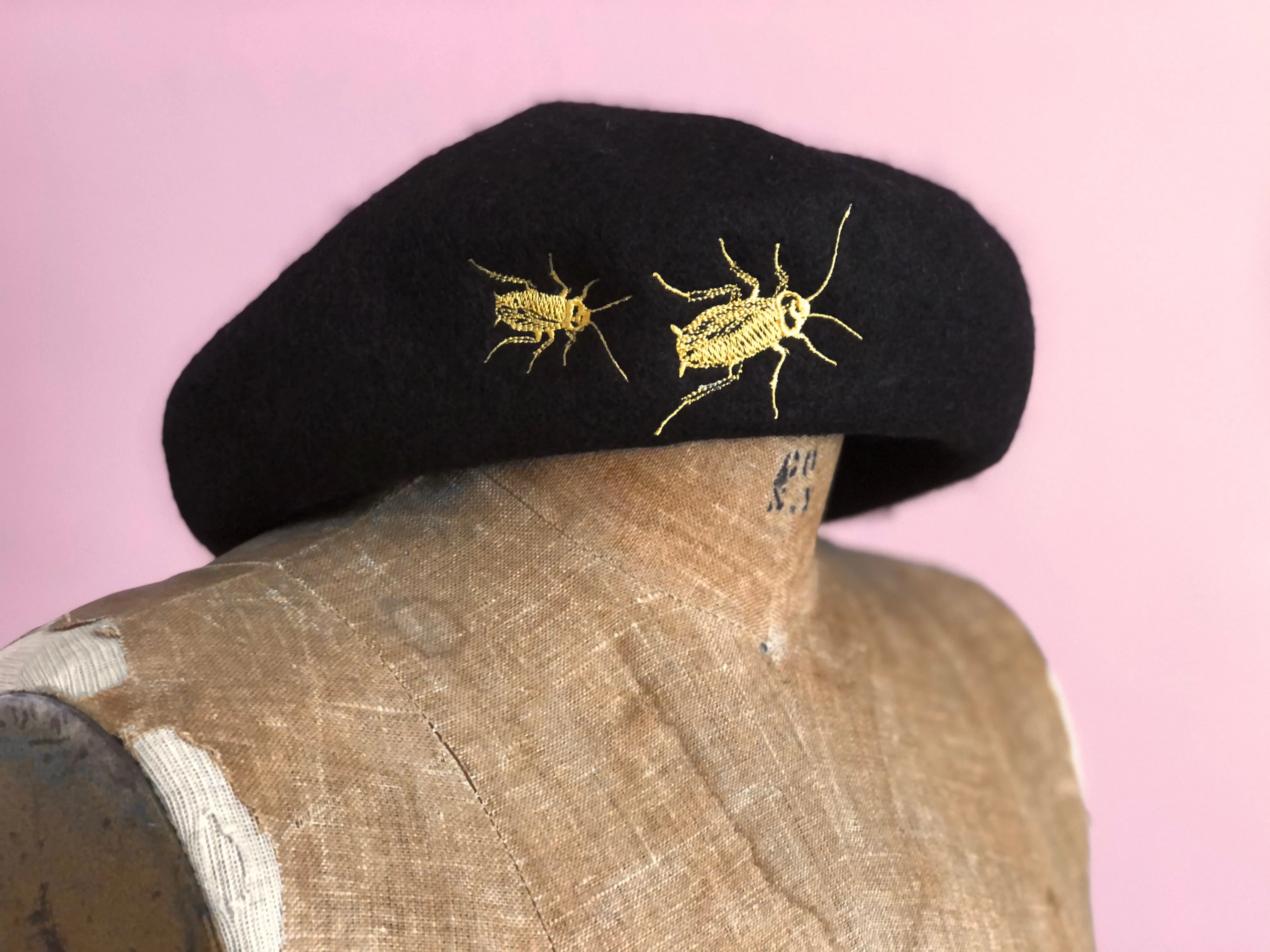 GOLDEN ROACH BERET *BLACK