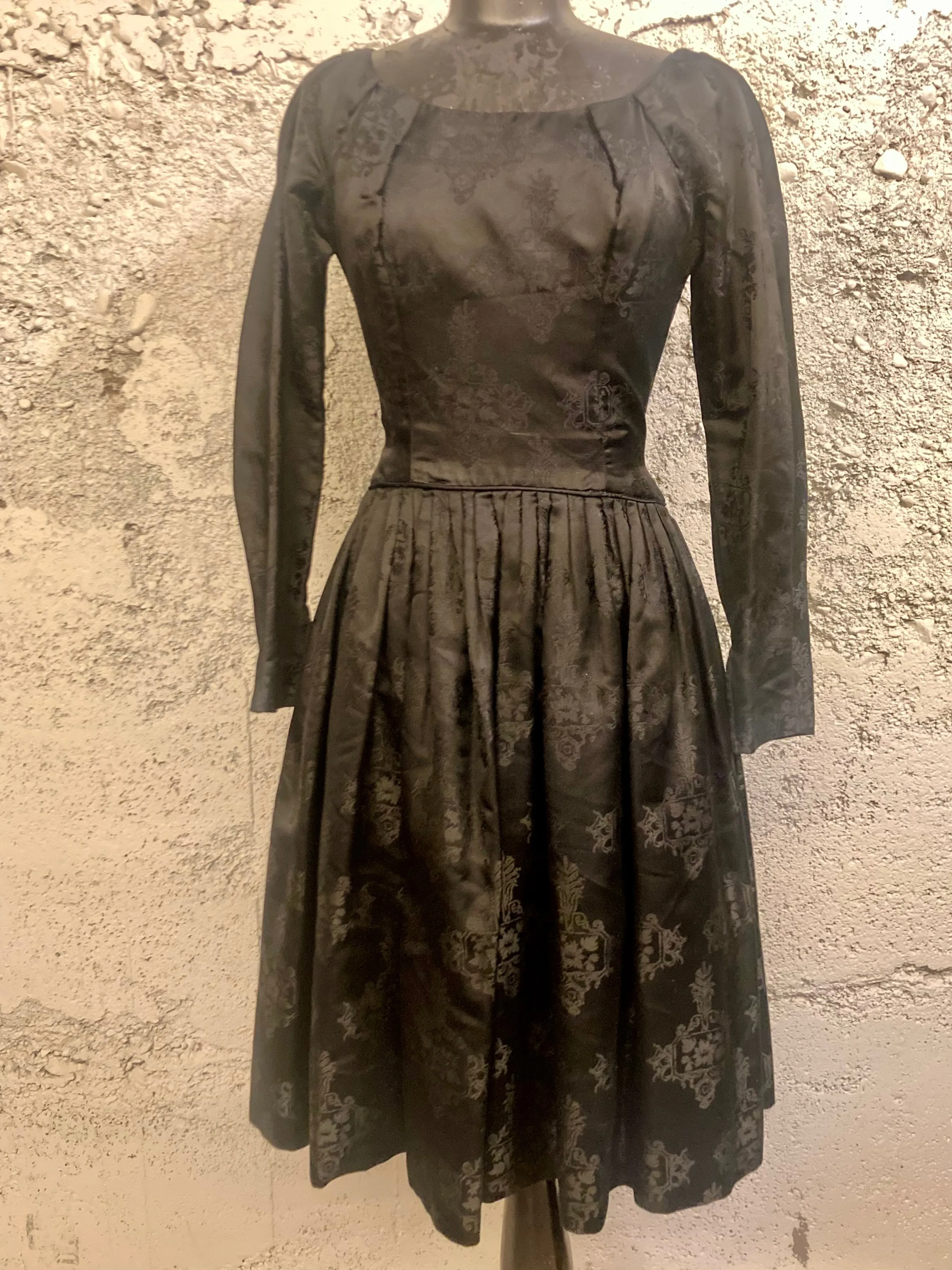 Gothic Vintage 1950s Dress