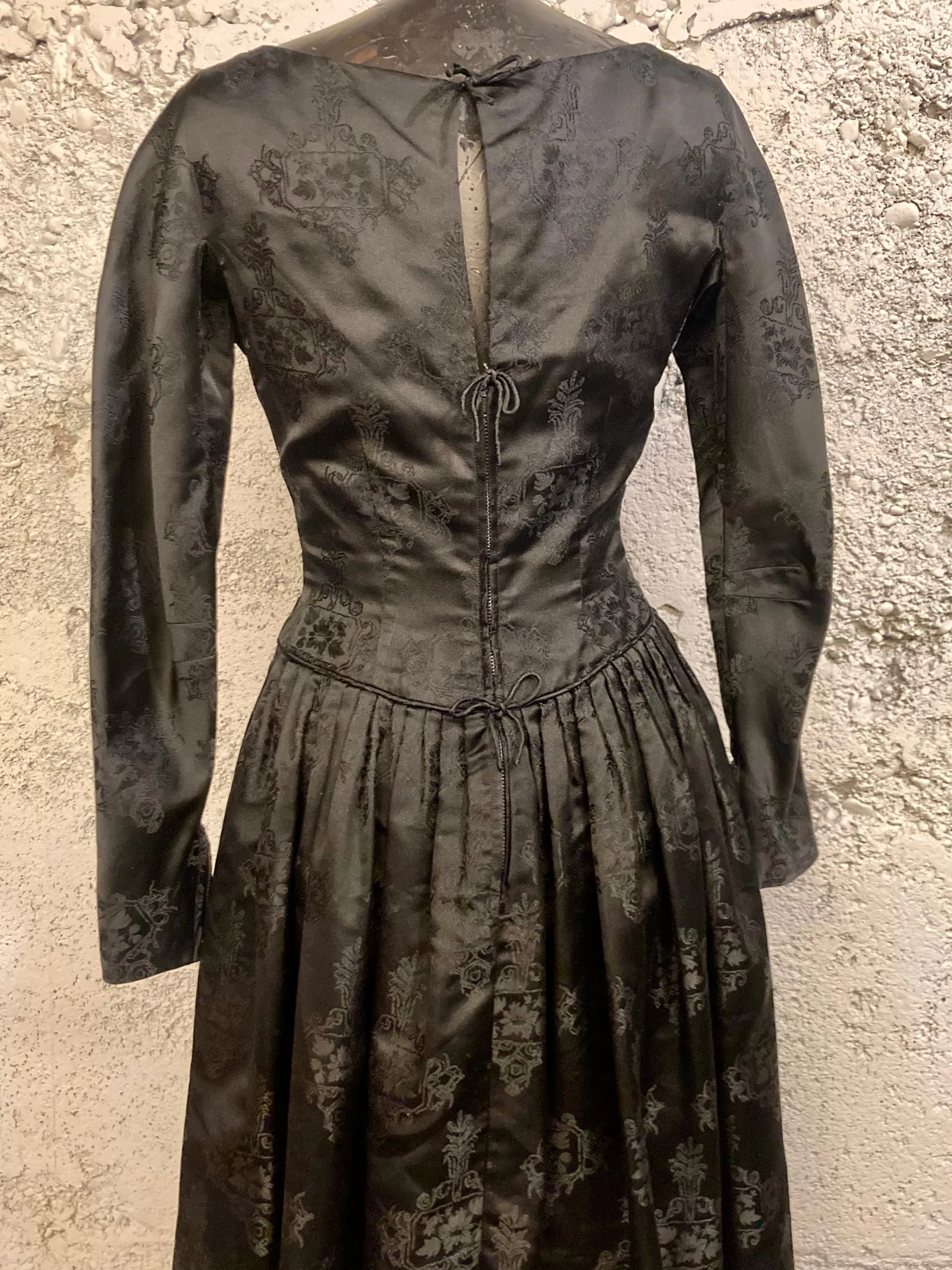 Gothic Vintage 1950s Dress
