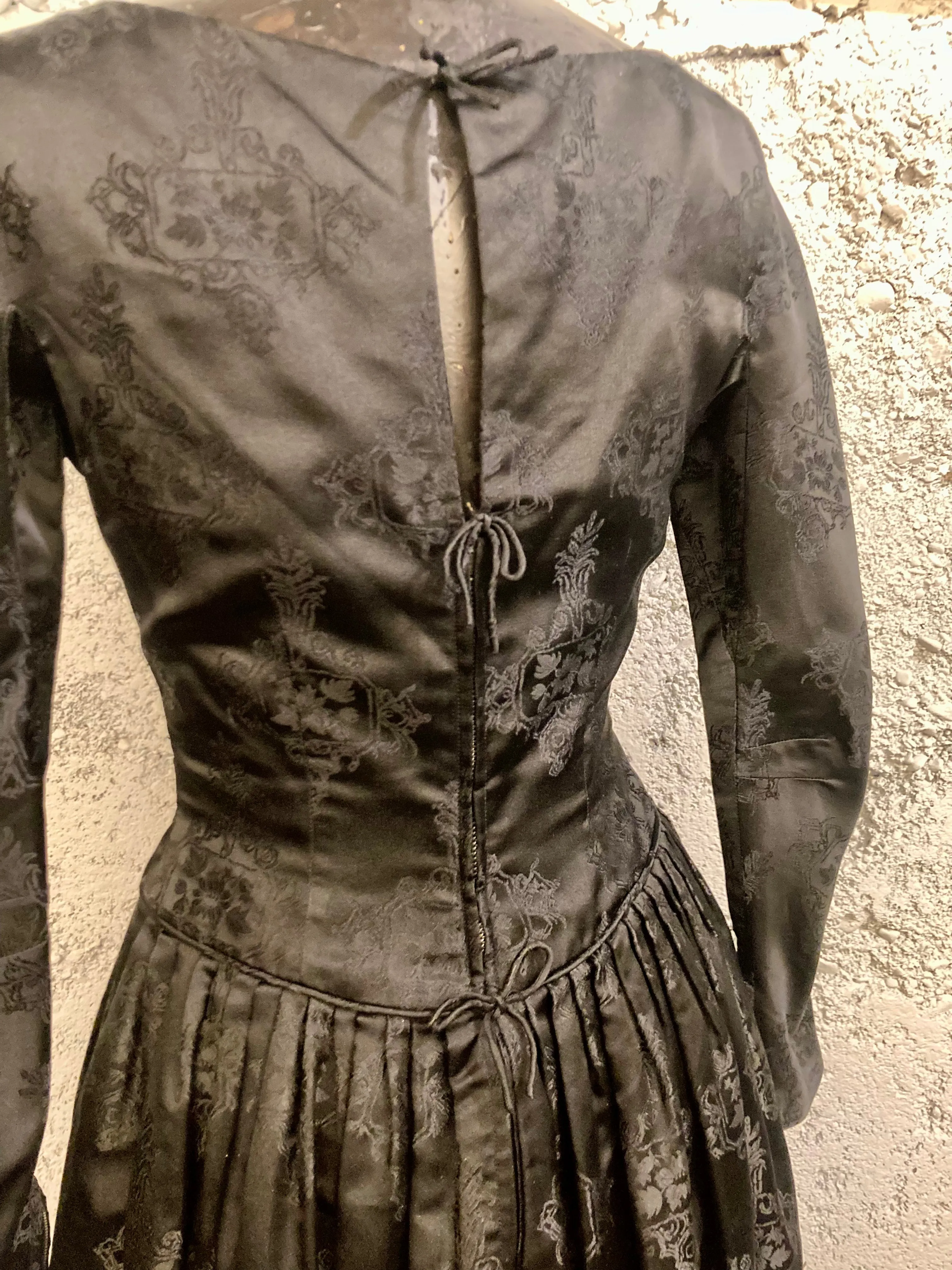 Gothic Vintage 1950s Dress