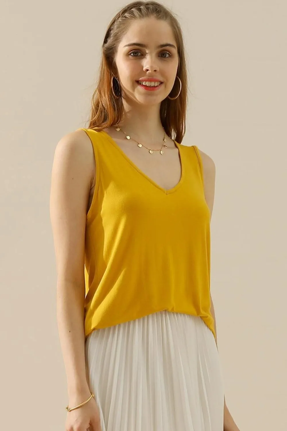Hazel Blues® | Ninexis V-Neck Curved Hem Tank