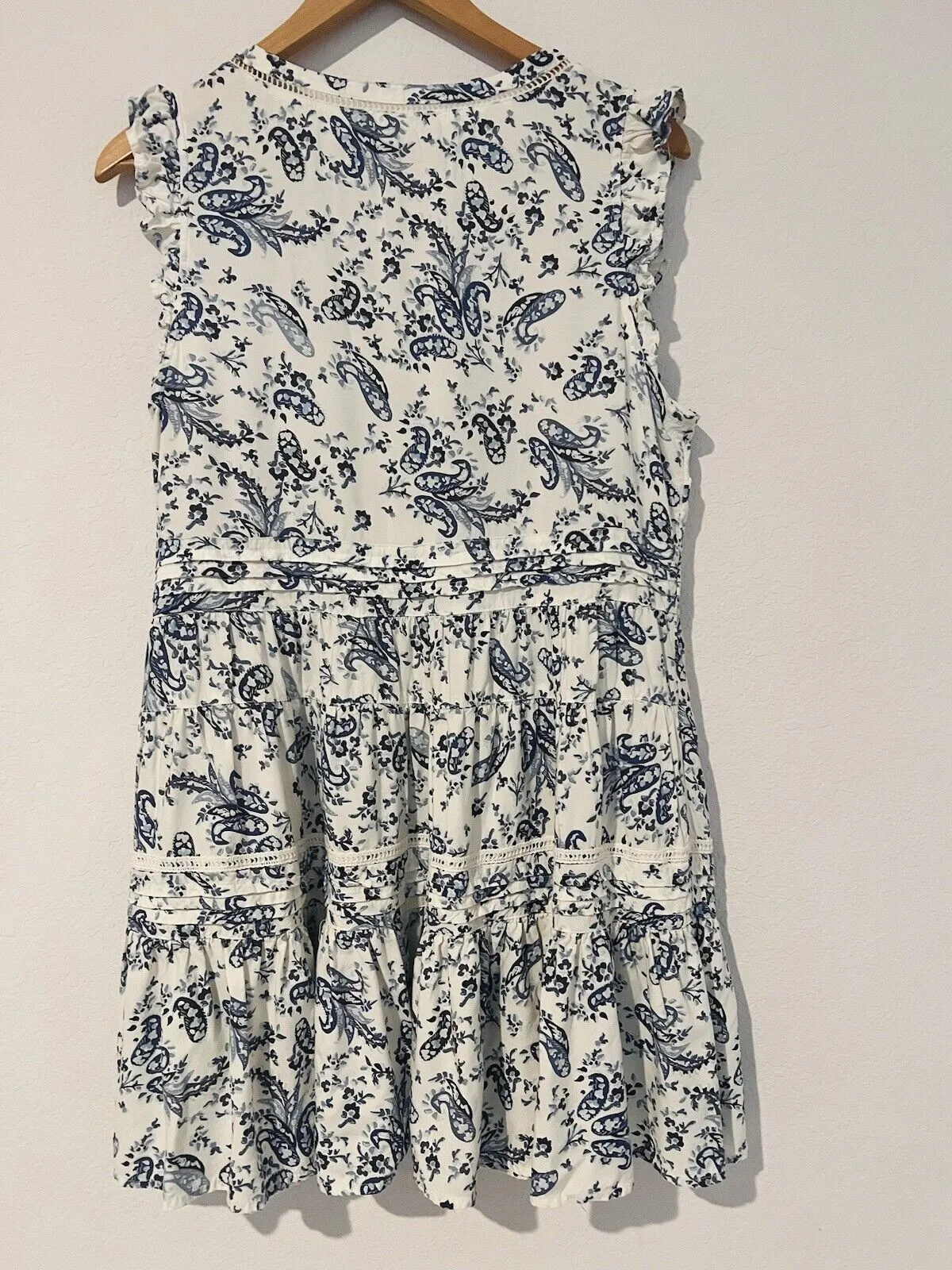 LUCKY BRAND Blue Paisley Dress Sz L Sleeveless Ruffle Tie Neck Crochet Boho
