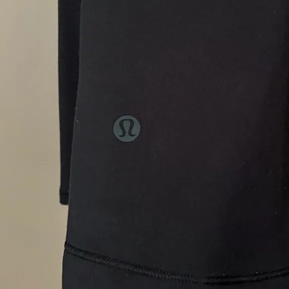 {Lululemon} Coast Easy Wrap Jacket in Black - Womens 8