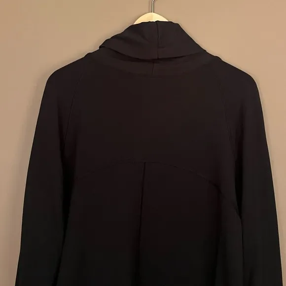 {Lululemon} Coast Easy Wrap Jacket in Black - Womens 8