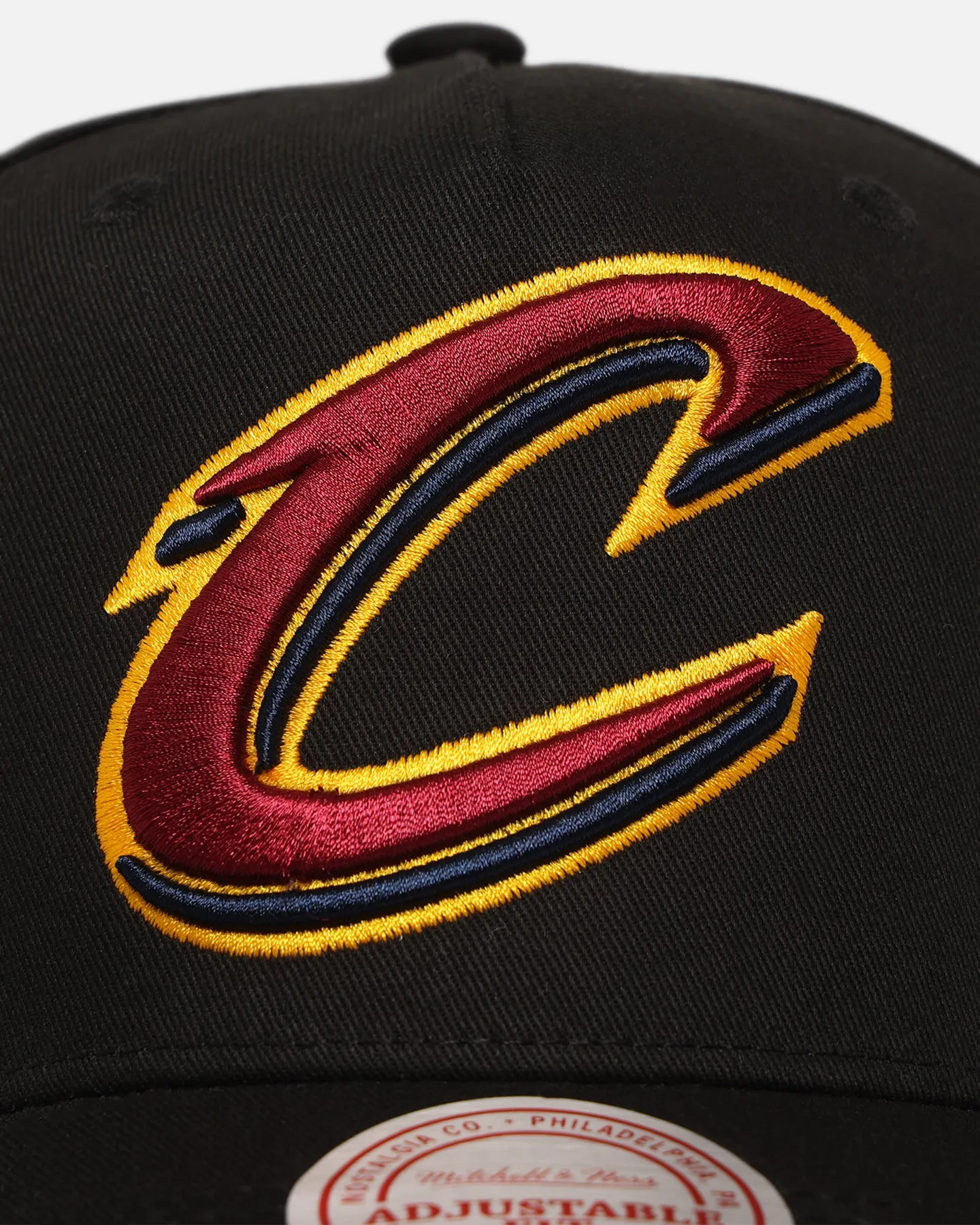 Mitchell & Ness Cleveland Cavaliers Team Colour Logo MVP Snapback Black