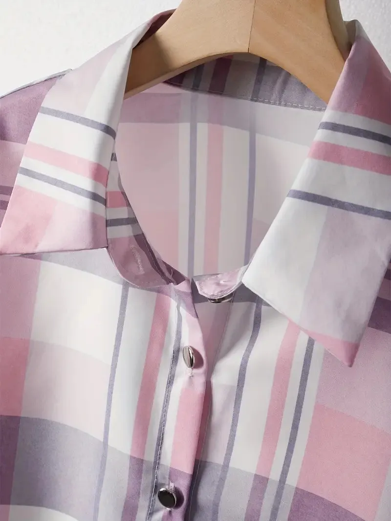 NEW Retails $49, Stylish Plaid Print Long Sleeve Shirt - Classic Button Front, Relaxed Casual Style, Long Sleeves, Convenient Pocket - Perfect for Womens Everyday Comfort in Spring and Fall, Sz L