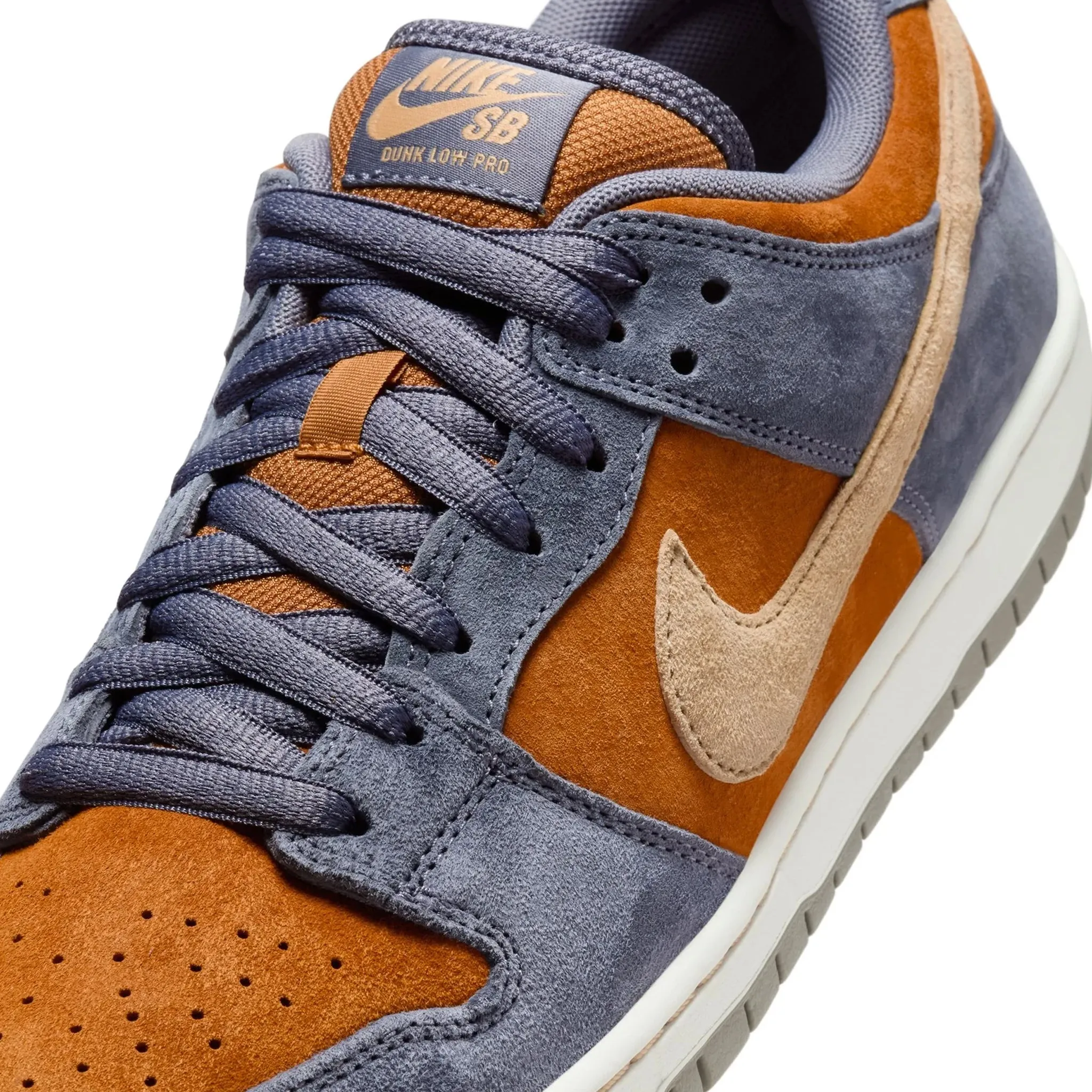 Nike SB Dunk Low Pro Light Carbon/Sesame/Monarch