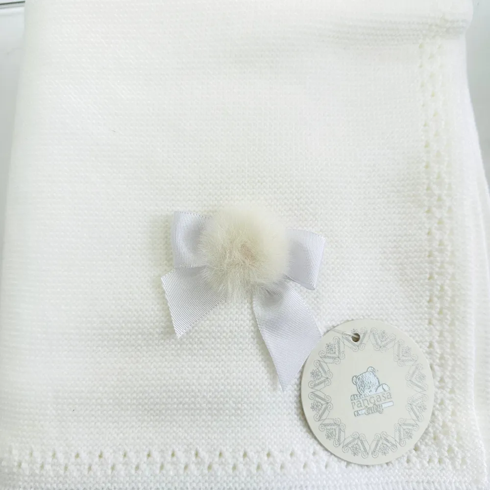 Pangasa Knitted Blankets with Pom Pom