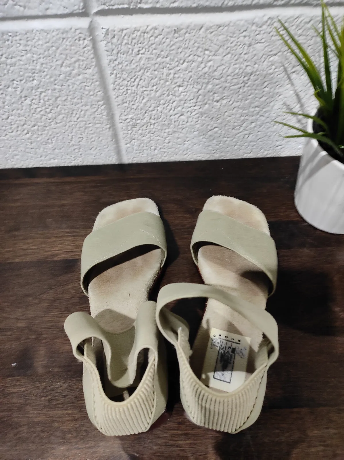 San Miguel Rare Steam Punk Stretchy Sandals Size-5