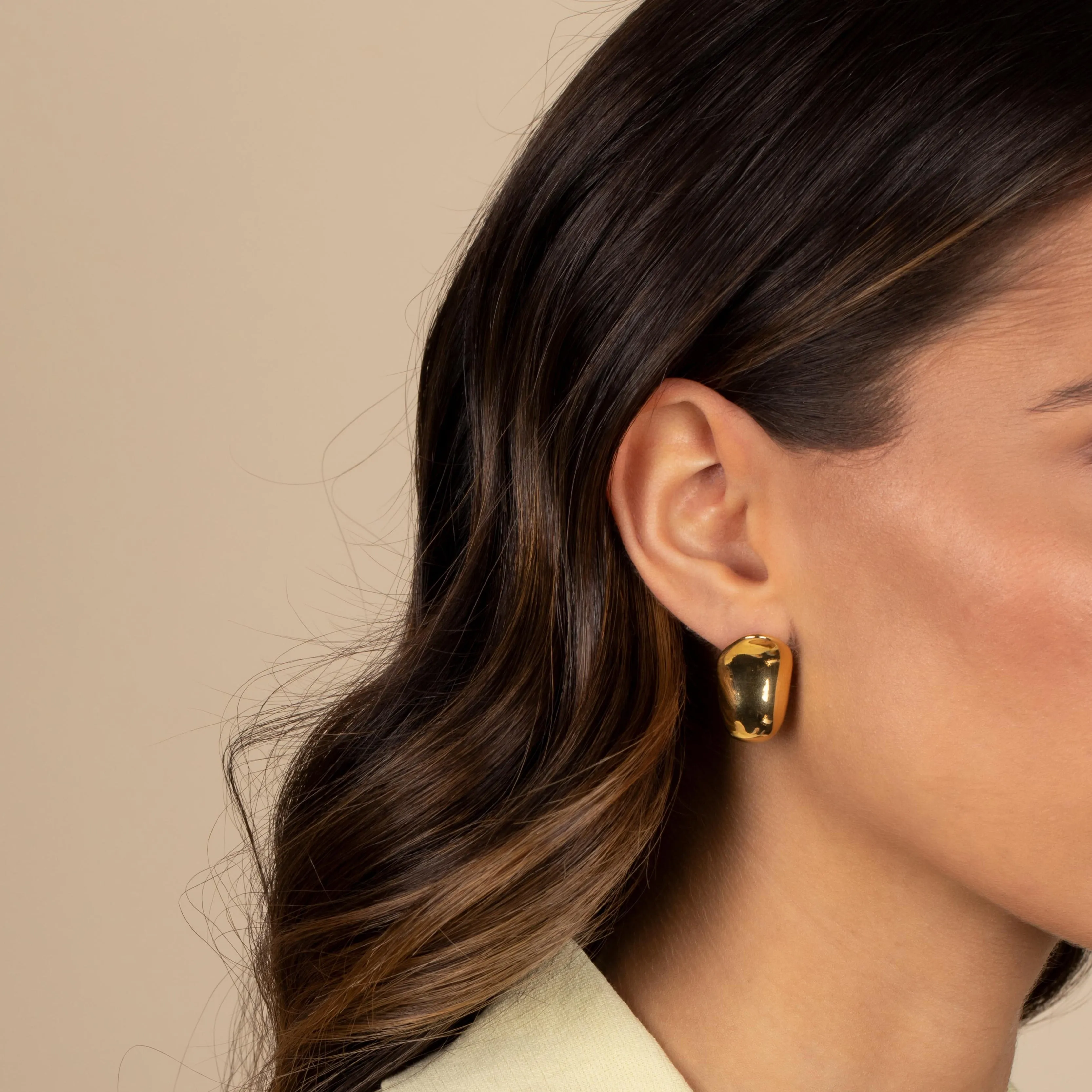 Solid Pebble Stud Earring