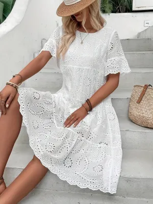 Sophia: A casual round-neck, short-sleeved dress