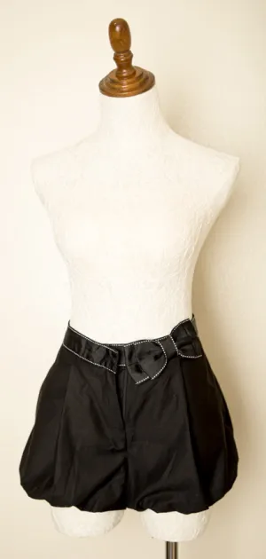 Vintage - Black Puffy Shorts with Bow Victorian Vintage Style Gothic Lolita Rave Size Small