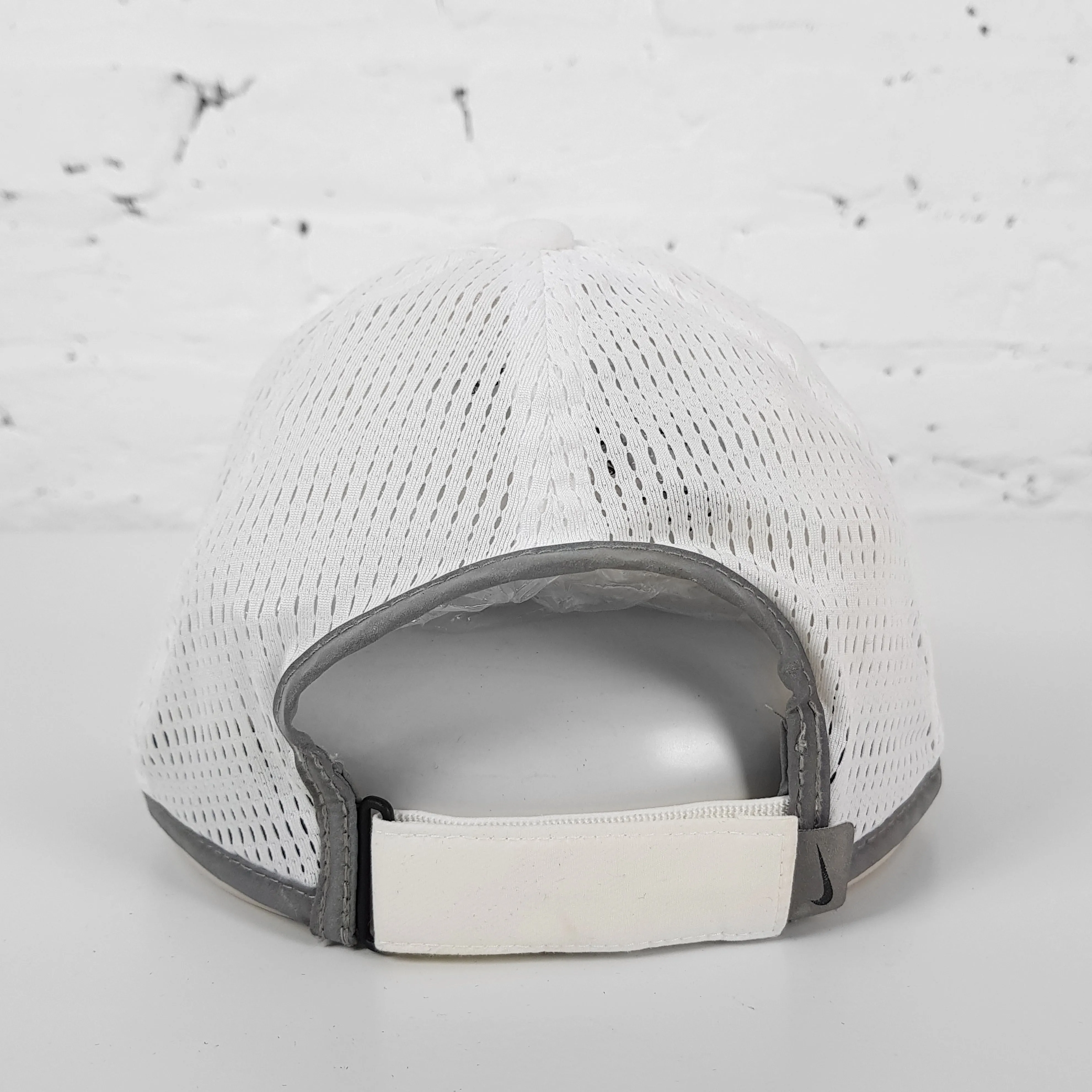 Vintage Nike Cap - White