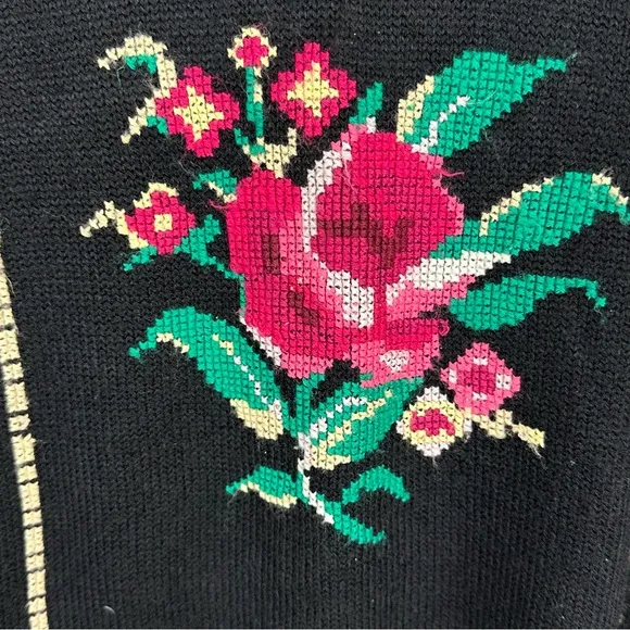 Vintage Oversized Rose Embroidered Cross Stitch Mock Neck Long Sweater Size XL