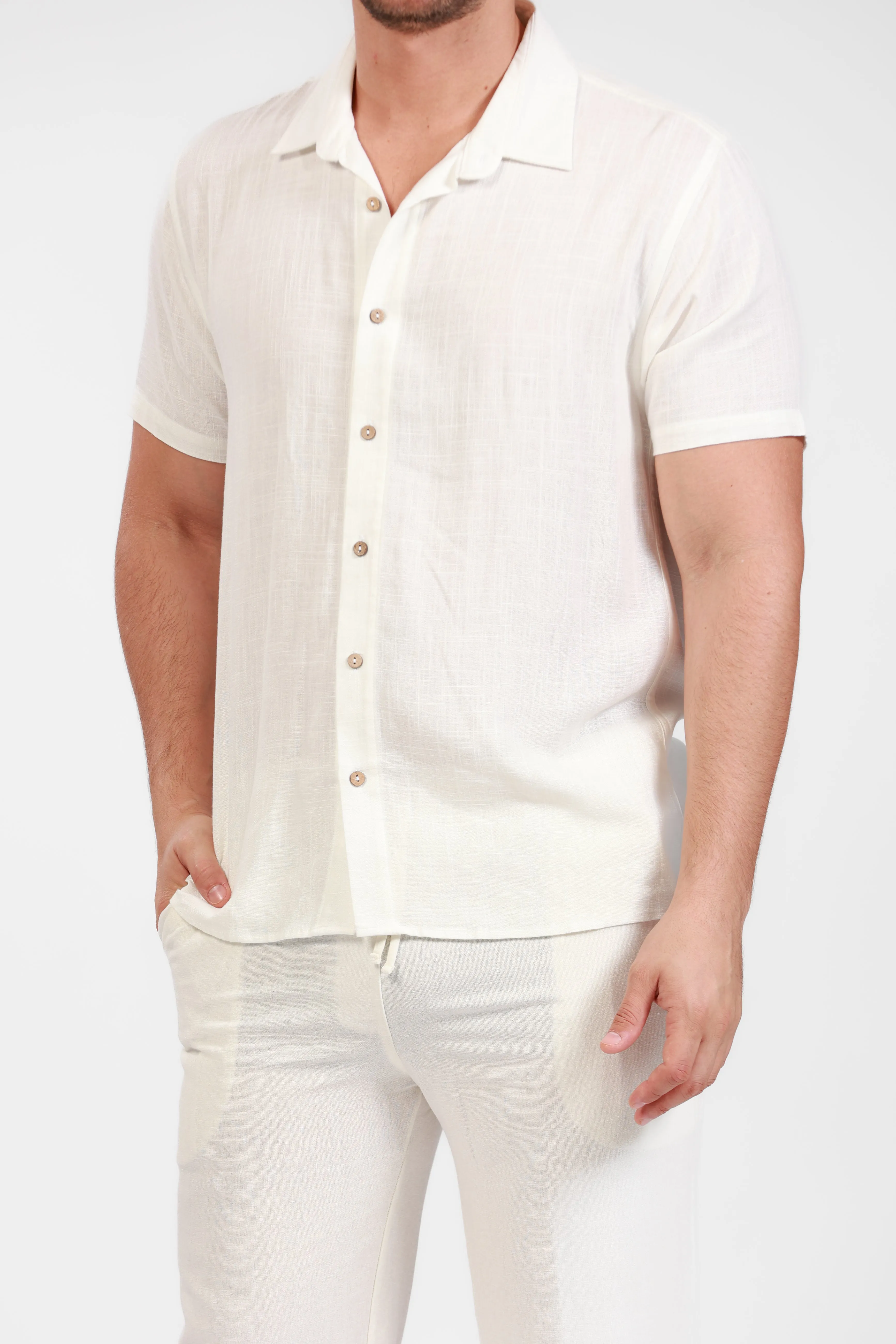 WHITE LINEN SHORT SLEEVE BUTTON DOWN SHIRT