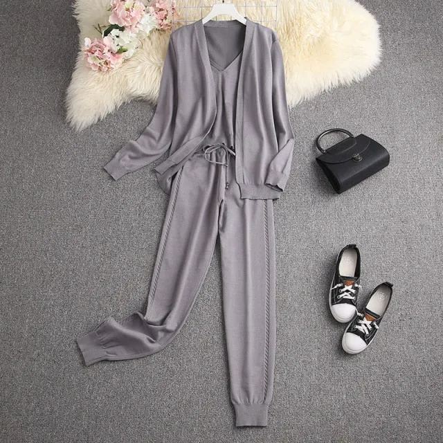 Women Seasonal Stylish Clothes Set